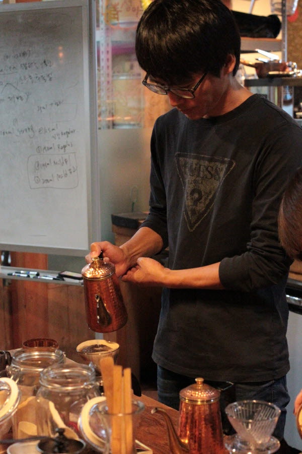 2013바리스타트레이닝코스 핸드드립-고광진01.jpg