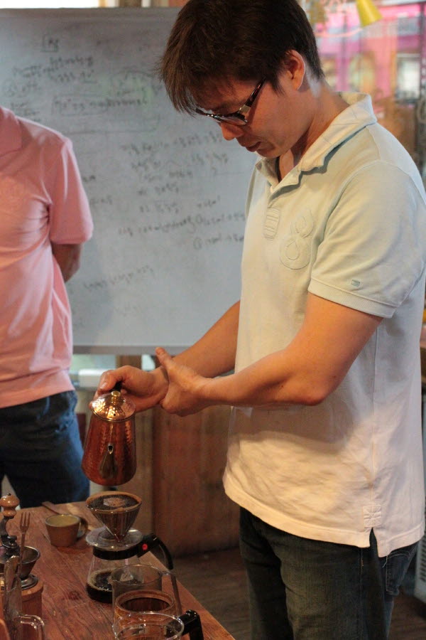 2013바리스타트레이닝코스 핸드드립-김기보02.jpg