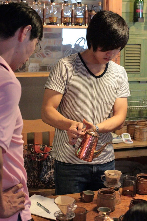 2013바리스타트레이닝코스 핸드드립-김기보03.jpg